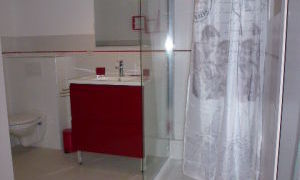 Salle de bain après relookage - Nous nous occupons de tout !
